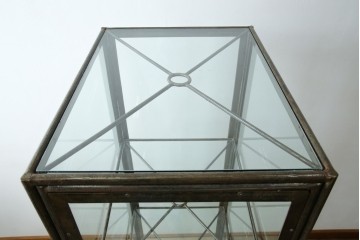 中古　アイアン製　アンティーク調　インダストリアルデザインの無骨な雰囲気がおしゃれな縦型Gケース　(R-082349)