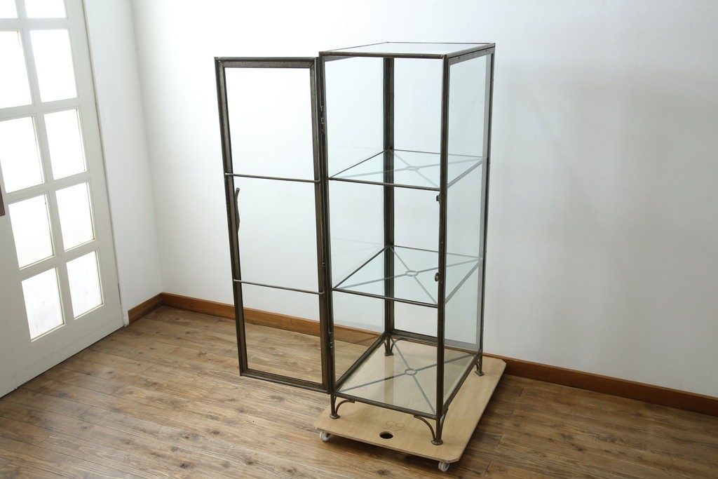 中古　アイアン製　アンティーク調　インダストリアルデザインの無骨な雰囲気がおしゃれな縦型Gケース　(R-082349)