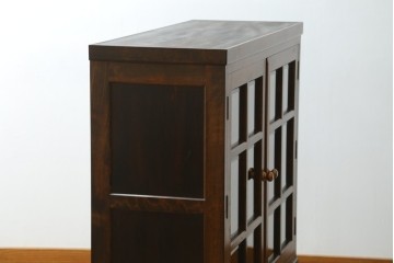 中古　美品　松本民芸家具　G-型特注モデル　シックな空間づくりが叶う面取りキャビネット　(R-082354)