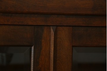 中古　美品　松本民芸家具　G-型特注モデル　シックな空間づくりが叶う面取りキャビネット　(R-082354)