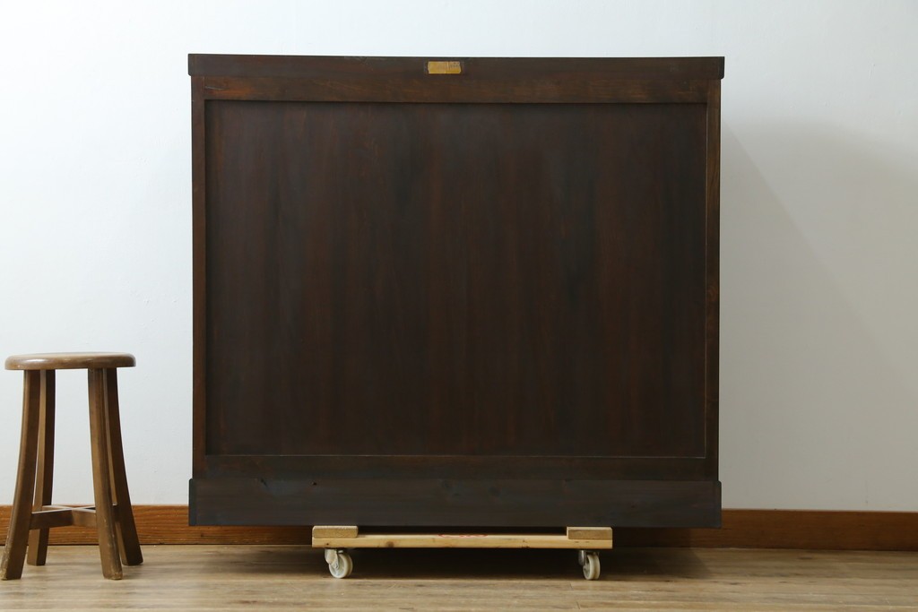中古　美品　松本民芸家具　G-型特注モデル　シックな空間づくりが叶う面取りキャビネット　(R-082354)