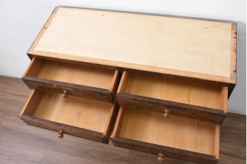 中古　美品　松本民芸家具　G-型特注モデル　天板リメイク　シックな空間づくりが叶う面取りサイドキャビネット(カップボード、収納棚、戸棚、キャビネット、本箱)(R-082355)
