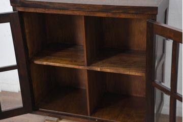 中古　美品　特注品　松本民芸家具　深みのある木の色味が素敵な書棚・上段(本棚、ブックシェルフ、本箱、ブックケース、キャビネット、食器棚、カップボード、飾り棚、戸棚、収納棚)(R-082357)