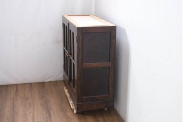 中古　美品　特注品　松本民芸家具　深みのある木の色味が素敵な書棚・下段(本棚、ブックシェルフ、本箱、ブックケース、キャビネット、食器棚、カップボード、飾り棚、戸棚、収納棚)(R-082358)