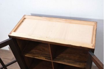 中古　美品　特注品　松本民芸家具　深みのある木の色味が素敵な書棚・下段(本棚、ブックシェルフ、本箱、ブックケース、キャビネット、食器棚、カップボード、飾り棚、戸棚、収納棚)(R-082358)