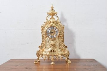 中古　イタリア　高級品!!　真鍮(しんちゅう)製　ロココ調の豪華な装飾が見ごたえ抜群の置き時計(置時計)(定価約11万円)(R-082359)