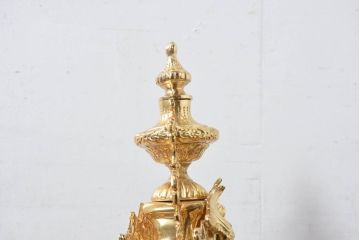 中古　イタリア　高級品!!　真鍮(しんちゅう)製　ロココ調の豪華な装飾が見ごたえ抜群の置き時計(置時計)(定価約11万円)(R-082359)