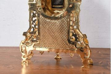中古　イタリア　高級品!!　真鍮(しんちゅう)製　ロココ調の豪華な装飾が見ごたえ抜群の置き時計(置時計)(定価約11万円)(R-082359)