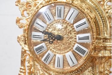 中古　イタリア　高級品!!　真鍮(しんちゅう)製　ロココ調の豪華な装飾が見ごたえ抜群の置き時計(置時計)(定価約11万円)(R-082359)