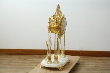 中古　美品　輸入家具専門店イベリア取り扱い　ゴールド×クリスタル×大理石の大きな置き時計　定価約22万円　(R-082360)