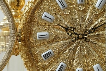 中古　美品　輸入家具専門店イベリア取り扱い　ゴールド×クリスタル×大理石の大きな置き時計　定価約22万円　(R-082360)