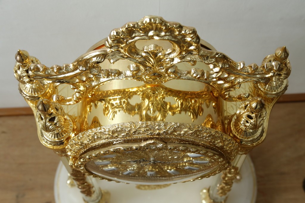 中古　美品　輸入家具専門店イベリア取り扱い　ゴールド×クリスタル×大理石の大きな置き時計　定価約22万円　(R-082360)