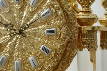 中古　美品　輸入家具専門店イベリア取り扱い　ゴールド×クリスタル×大理石の大きな置き時計　定価約22万円　(R-082360)