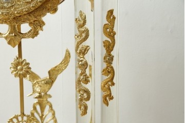 中古　美品　輸入家具専門店イベリア取り扱い　ゴールド×クリスタル×大理石の大きな置き時計　定価約22万円　(R-082360)