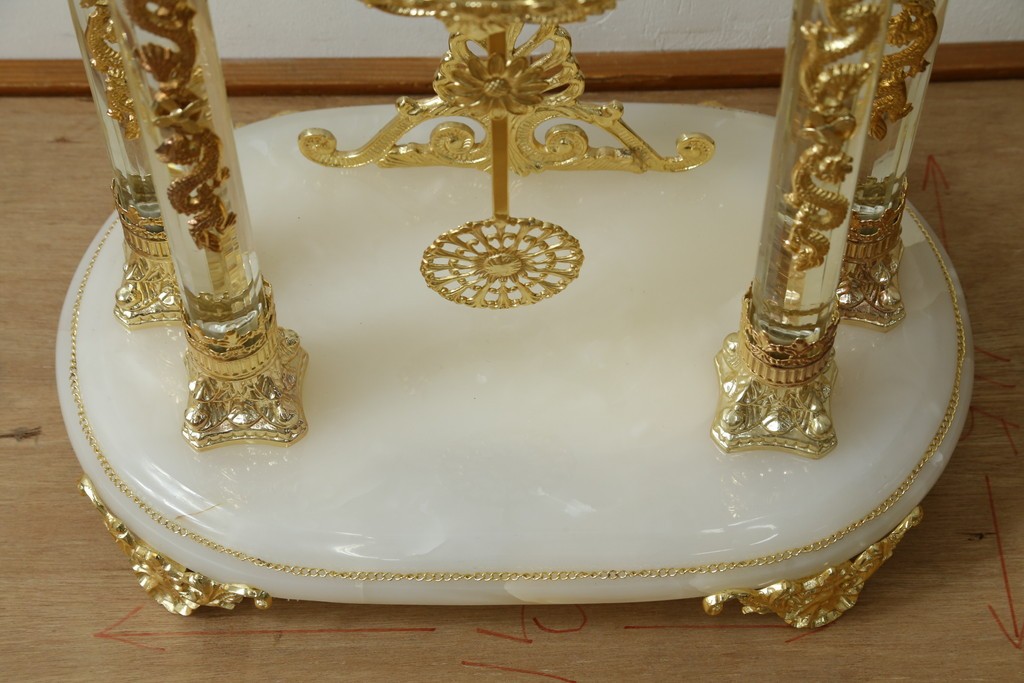 中古　美品　輸入家具専門店イベリア取り扱い　ゴールド×クリスタル×大理石の大きな置き時計　定価約22万円　(R-082360)