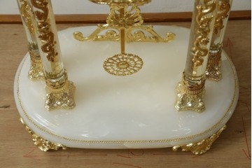 中古　美品　輸入家具専門店イベリア取り扱い　ゴールド×クリスタル×大理石の大きな置き時計　定価約22万円　(R-082360)