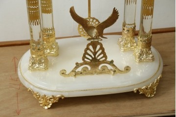 中古　美品　輸入家具専門店イベリア取り扱い　ゴールド×クリスタル×大理石の大きな置き時計　定価約22万円　(R-082360)