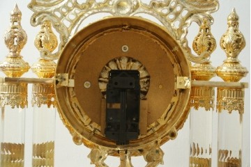 中古　美品　輸入家具専門店イベリア取り扱い　ゴールド×クリスタル×大理石の大きな置き時計　定価約22万円　(R-082360)