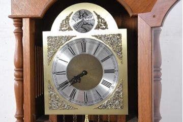 中古　ドイツ　チーク材　Tempus Fugit　上品な装飾が美しいクラシックホールクロック(時計台、振り子時計、分銅式、振り子付き)(R-082361)