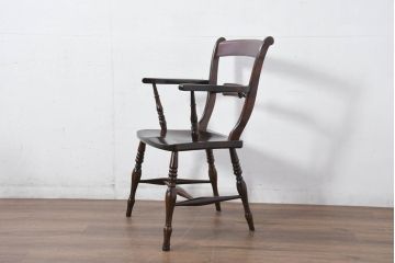 中古　松本民芸家具　B型ワイコムチェア　落ち着いた色味と滑らかな質感が美しいアームチェア2脚セット(板座チェア、ダイニングチェア、椅子、イス、バラ売り可能)(定価2脚で約35万円)(R-082362)