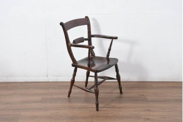 中古　松本民芸家具　B型ワイコムチェア　落ち着いた色味と滑らかな質感が美しいアームチェア2脚セット(板座チェア、ダイニングチェア、椅子、イス、バラ売り可能)(定価2脚で約35万円)(R-082362)