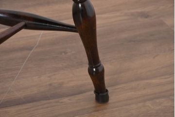 中古　松本民芸家具　B型ワイコムチェア　落ち着いた色味と滑らかな質感が美しいアームチェア2脚セット(板座チェア、ダイニングチェア、椅子、イス、バラ売り可能)(定価2脚で約35万円)(R-082362)