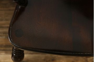 中古　松本民芸家具　B型ワイコムチェア　落ち着いた色味と滑らかな質感が美しいアームチェア2脚セット(板座チェア、ダイニングチェア、椅子、イス、バラ売り可能)(定価2脚で約35万円)(R-082362)