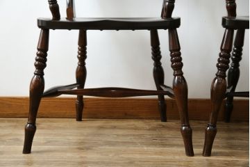 中古　松本民芸家具　B型ワイコムチェア　落ち着いた色味と滑らかな質感が美しいアームチェア2脚セット(板座チェア、ダイニングチェア、椅子、イス、バラ売り可能)(定価2脚で約35万円)(R-082362)