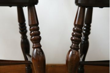 中古　松本民芸家具　B型ワイコムチェア　落ち着いた色味と滑らかな質感が美しいアームチェア2脚セット(板座チェア、ダイニングチェア、椅子、イス、バラ売り可能)(定価2脚で約35万円)(R-082362)