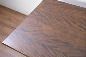 中古　美品　松本民芸家具　F型食卓　クラシカルな脚のデザインが目を引くダイニングテーブル(作業台、食卓、4人掛け、6人掛け)(定価約37万円)(R-082363)