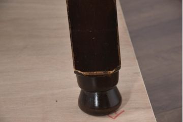 中古　美品　松本民芸家具　F型食卓　クラシカルな脚のデザインが目を引くダイニングテーブル(作業台、食卓、4人掛け、6人掛け)(定価約37万円)(R-082363)