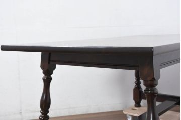 中古　美品　松本民芸家具　F型食卓　クラシカルな脚のデザインが目を引くダイニングテーブル(作業台、食卓、4人掛け、6人掛け)(定価約37万円)(R-082363)