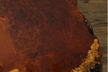 和製ヴィンテージ　花梨(カリン)材　貴重な鳥眼杢が味わい深い立派なローテーブル　(R-082364)