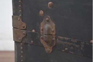 和製アンティーク　大振り　ガラス天板付きのおしゃれな船トランクローテーブル(舟トランク、座卓、センターテーブル、リビングテーブル)(R-082365)