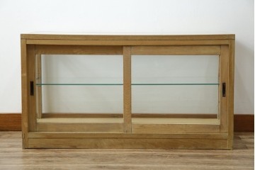和製アンティーク　昭和レトロ　ナラ(楢)材　卓上　ロータイプ　シンプルなデザインで取り入れやすいガラスケース　(R-082371)