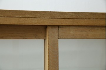 和製アンティーク　昭和レトロ　ナラ(楢)材　卓上　ロータイプ　シンプルなデザインで取り入れやすいガラスケース　(R-082371)