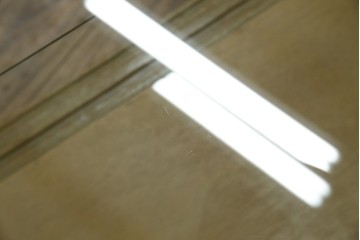 和製アンティーク　昭和レトロ　ナラ(楢)材　卓上　ロータイプ　シンプルなデザインで取り入れやすいガラスケース　(R-082371)