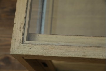 和製アンティーク　昭和レトロ　ナラ(楢)材　卓上　ロータイプ　シンプルなデザインで取り入れやすいガラスケース　(R-082371)
