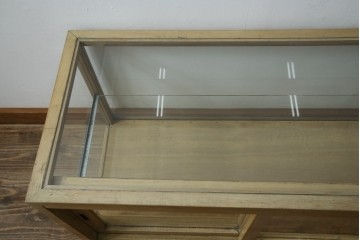 和製アンティーク　昭和レトロ　ナラ(楢)材　卓上　ロータイプ　シンプルなデザインで取り入れやすいガラスケース　(R-082371)