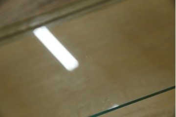 和製アンティーク　昭和レトロ　ナラ(楢)材　卓上　ロータイプ　シンプルなデザインで取り入れやすいガラスケース　(R-082371)