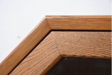 和製ビンテージ　希少モデル　オールドカリモク(karimoku)　楢(ナラ)材　北欧デザインが素敵な上質な作りの縦型キャビネット(飾り棚、戸棚、収納棚、カップボード、引き出し、ヴィンテージ)(R-082372)
