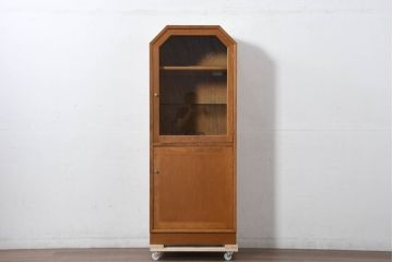 和製ビンテージ　希少モデル　オールドカリモク(karimoku)　楢(ナラ)材　北欧デザインが素敵な上質な作りの縦型キャビネット(飾り棚、戸棚、収納棚、カップボード、引き出し、ヴィンテージ)(R-082373)