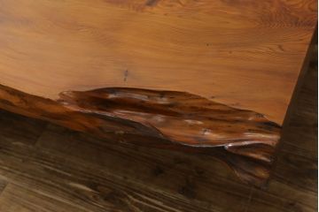中古　高級品　超激レア品　認定銘木屋久杉　瘤杢(こぶもく)　価値ある逸品!　屋久杉としてこれ以上ない規格の一枚!!　希少な屋久杉の一枚板を贅沢に使用した座卓　定価約900万円相当　(R-082378)