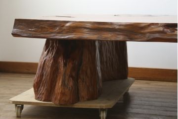 中古　高級品　超激レア品　認定銘木屋久杉　瘤杢(こぶもく)　価値ある逸品!　屋久杉としてこれ以上ない規格の一枚!!　希少な屋久杉の一枚板を贅沢に使用した座卓　定価約900万円相当　(R-082378)