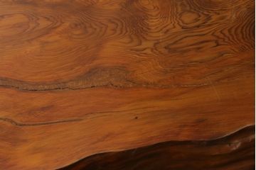 中古　高級品　超激レア品　認定銘木屋久杉　瘤杢(こぶもく)　価値ある逸品!　屋久杉としてこれ以上ない規格の一枚!!　希少な屋久杉の一枚板を贅沢に使用した座卓　定価約900万円相当　(R-082378)