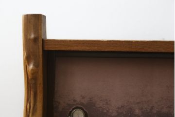 和製アンティーク　総欅(ケヤキ)材　空間のアクセントになる色合いがお洒落な置き床(置床、ローボード、リビングボード、テレビ台、テレビボード、収納棚、戸棚)(R-082380)