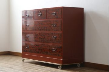 中古　特注!!　最高級の漆塗り　曙塗り(あけぼのぬり)が施された加茂総桐タンス(根來塗り、根来塗り、ねごろぬり、和箪笥、和たんす、和タンス、桐たんす、整理箪笥、衣装箪笥、引き出し、サイドチェスト)(定価約130万円)(R-082381)