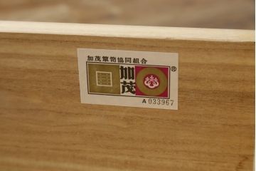 中古　特注!!　最高級の漆塗り　曙塗り(あけぼのぬり)が施された加茂総桐タンス(根來塗り、根来塗り、ねごろぬり、和箪笥、和たんす、和タンス、桐たんす、整理箪笥、衣装箪笥、引き出し、サイドチェスト)(定価約130万円)(R-082381)