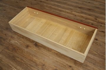 中古　特注!!　最高級の漆塗り　曙塗り(あけぼのぬり)が施された加茂総桐タンス(根來塗り、根来塗り、ねごろぬり、和箪笥、和たんす、和タンス、桐たんす、整理箪笥、衣装箪笥、引き出し、サイドチェスト)(定価約130万円)(R-082381)