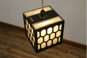 和製ビンテージ　希少な廃盤品!　松本民芸家具　和モダンな空間を演出する亀甲型笠天井照明(吊り下げ照明、シェード、電笠、ペンダントライト、ヴィンテージ)(R-082385)